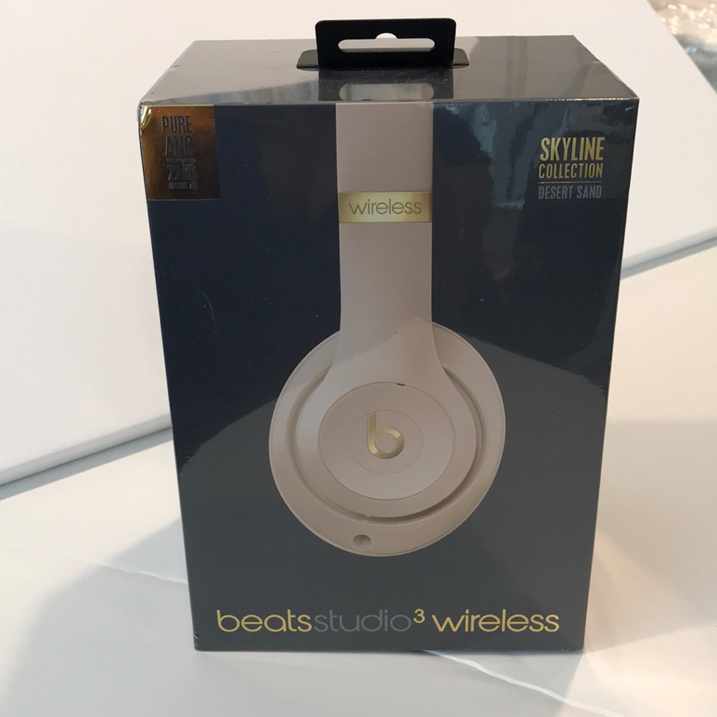 Beats Studio 3 Wireless  Brand New M